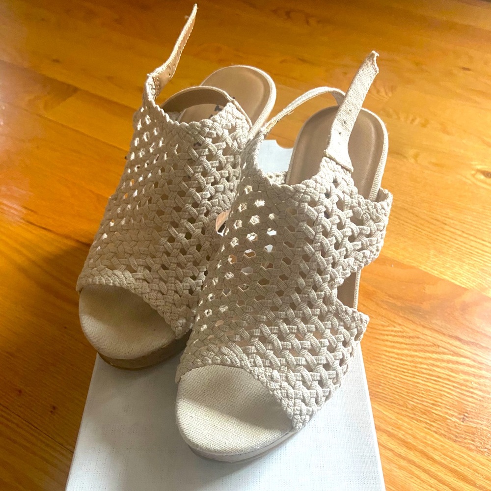 Mudd Sandals